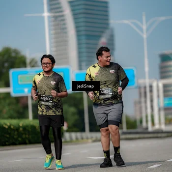 Runner Photo 6885636