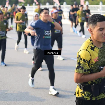 Runner Photo 6885719