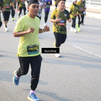 Runner Photo 6885910