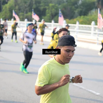 Runner Photo 6885960