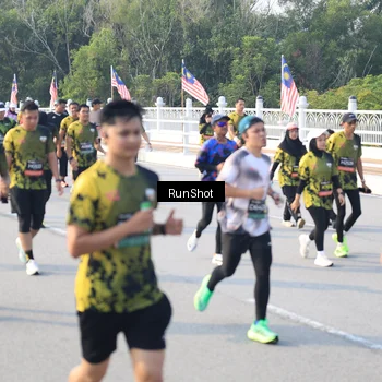 Runner Photo 6885999