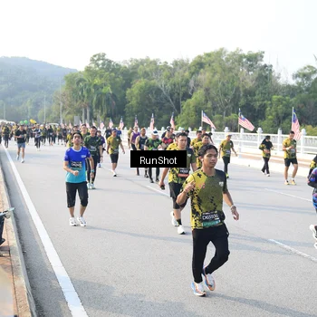 Runner Photo 6886012