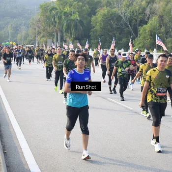 Runner Photo 6886016