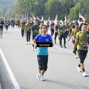 Runner Photo 6886034