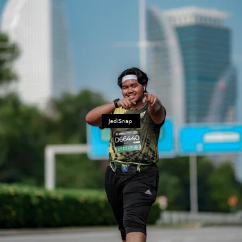 Runner Photo 6886035