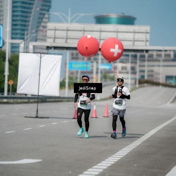 Runner Photo 6886046