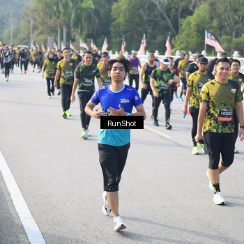 Runner Photo 6886047