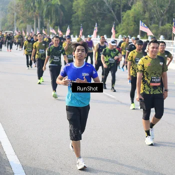 Runner Photo 6886048