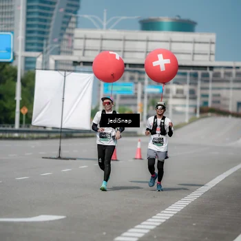 Runner Photo 6886050