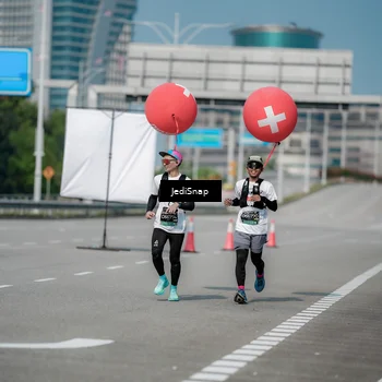 Runner Photo 6886066