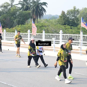 Runner Photo 6886067