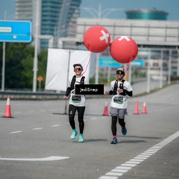 Runner Photo 6886086