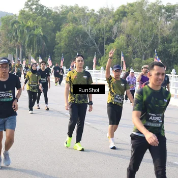 Runner Photo 6886088
