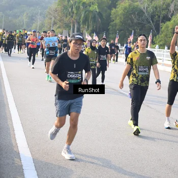Runner Photo 6886103