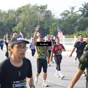Runner Photo 6886140
