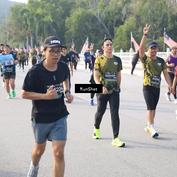 Runner Photo 6886150