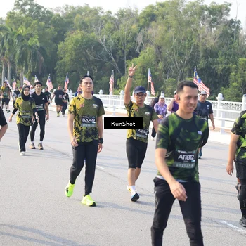 Runner Photo 6886152