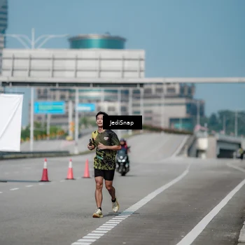 Runner Photo 6886180