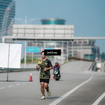 Runner Photo 6886199