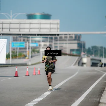 Runner Photo 6886200