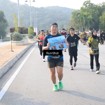 Runner Photo 6886224