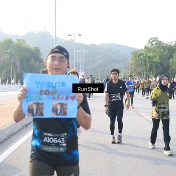 Runner Photo 6886249