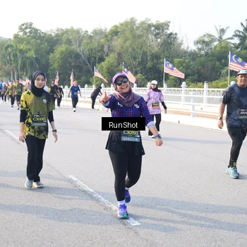 Runner Photo 6886256