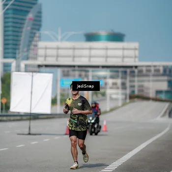 Runner Photo 6886257