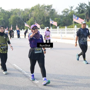 Runner Photo 6886261