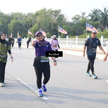 Runner Photo 6886272