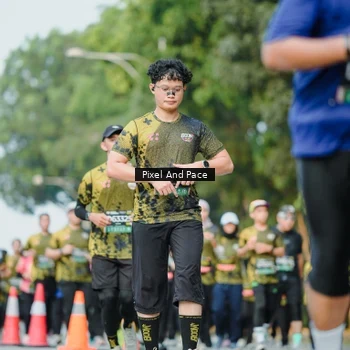 Runner Photo 6886335