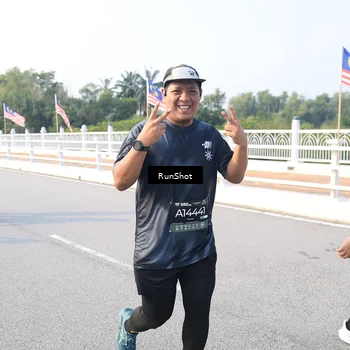 Runner Photo 6886353
