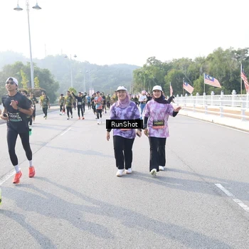 Runner Photo 6886390