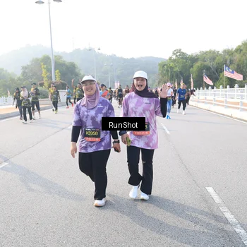 Runner Photo 6886406