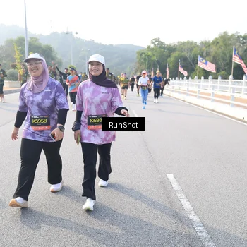 Runner Photo 6886407