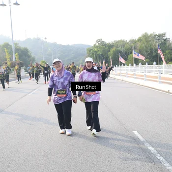 Runner Photo 6886408