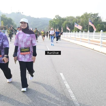 Runner Photo 6886410