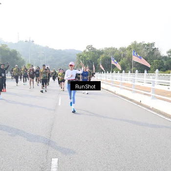 Runner Photo 6886435
