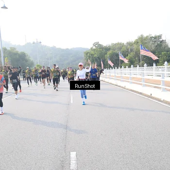 Runner Photo 6886437