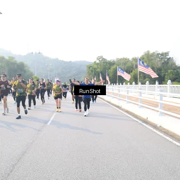 Runner Photo 6886473