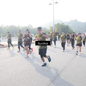 Runner Photo 6886521