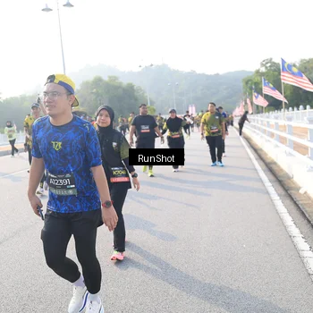 Runner Photo 6886596