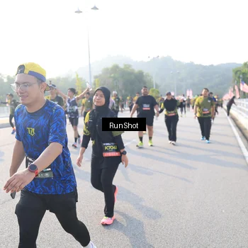 Runner Photo 6886613