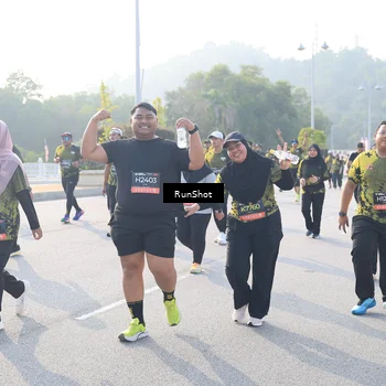 Runner Photo 6886635