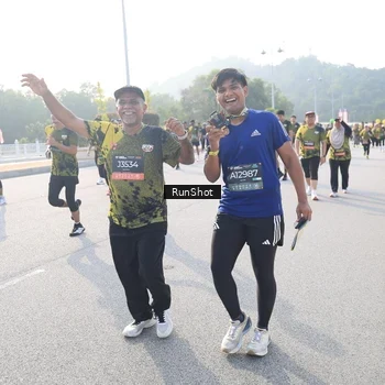 Runner Photo 6886742