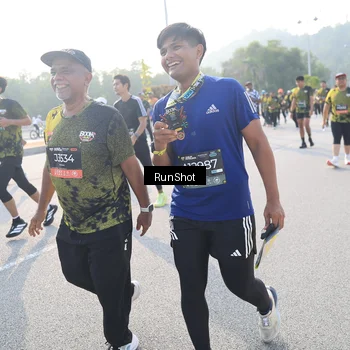 Runner Photo 6886747