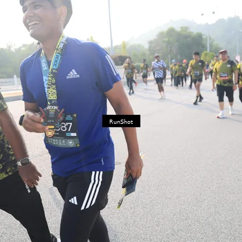 Runner Photo 6886754