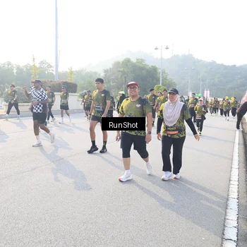 Runner Photo 6886781
