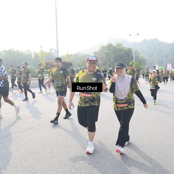 Runner Photo 6886800