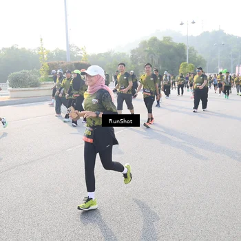 Runner Photo 6886855